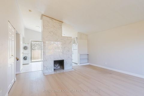 Photo 3 at 14 Benadair Court, Woburn, Toronto