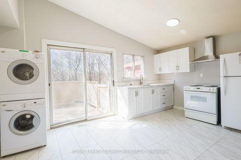 Photo 7 at 14 Benadair Court, Woburn, Toronto