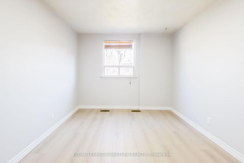 Photo 13 at 14 Benadair Court, Woburn, Toronto