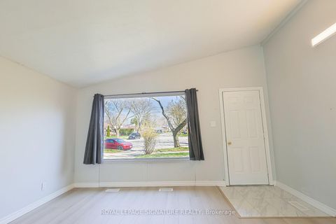 Photo 35 at 14 Benadair Court, Woburn, Toronto