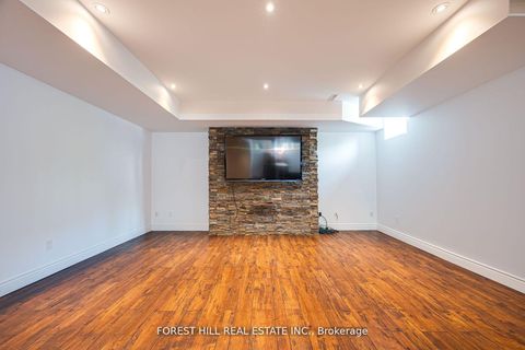 Photo 33 at 101 Glenheron Crescent, Patterson, Vaughan