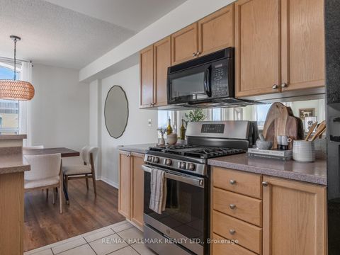 Photo 14 at 403 - 1797 Queen Street E, The Beaches, Toronto