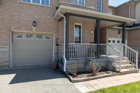 Photo 2 at 43 Waterton Crescent, Langstaff, Richmond Hill
