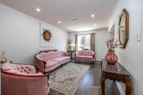 Photo 11 at 43 Waterton Crescent, Langstaff, Richmond Hill