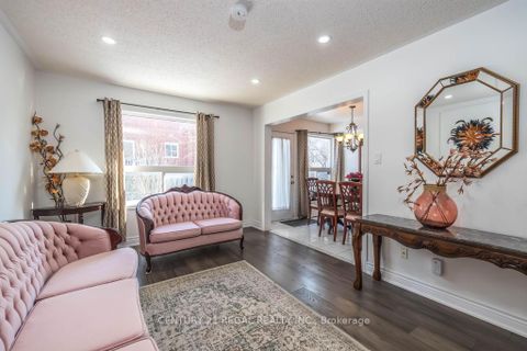 Photo 13 at 43 Waterton Crescent, Langstaff, Richmond Hill