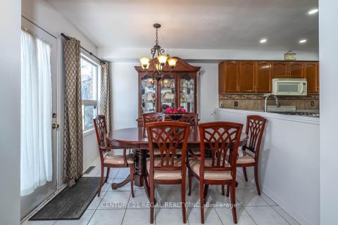Photo 14 at 43 Waterton Crescent, Langstaff, Richmond Hill