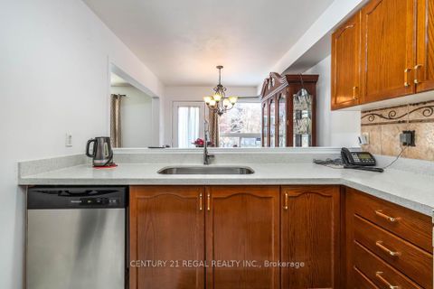 Photo 17 at 43 Waterton Crescent, Langstaff, Richmond Hill