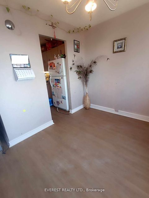 Photo 11 at 1406 - 10 Sunny Glenway, Flemingdon Park, Toronto