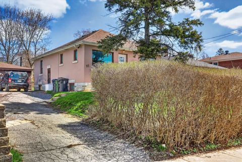 Photo 3 at 37 Bexhill Avenue, Birchmount, Toronto