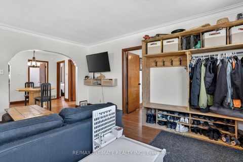 Photo 5 at 37 Bexhill Avenue, Birchmount, Toronto