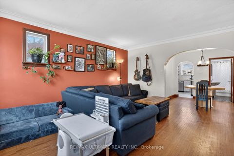 Photo 7 at 37 Bexhill Avenue, Birchmount, Toronto
