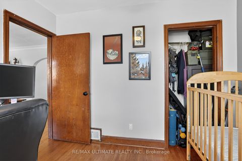 Photo 10 at 37 Bexhill Avenue, Birchmount, Toronto
