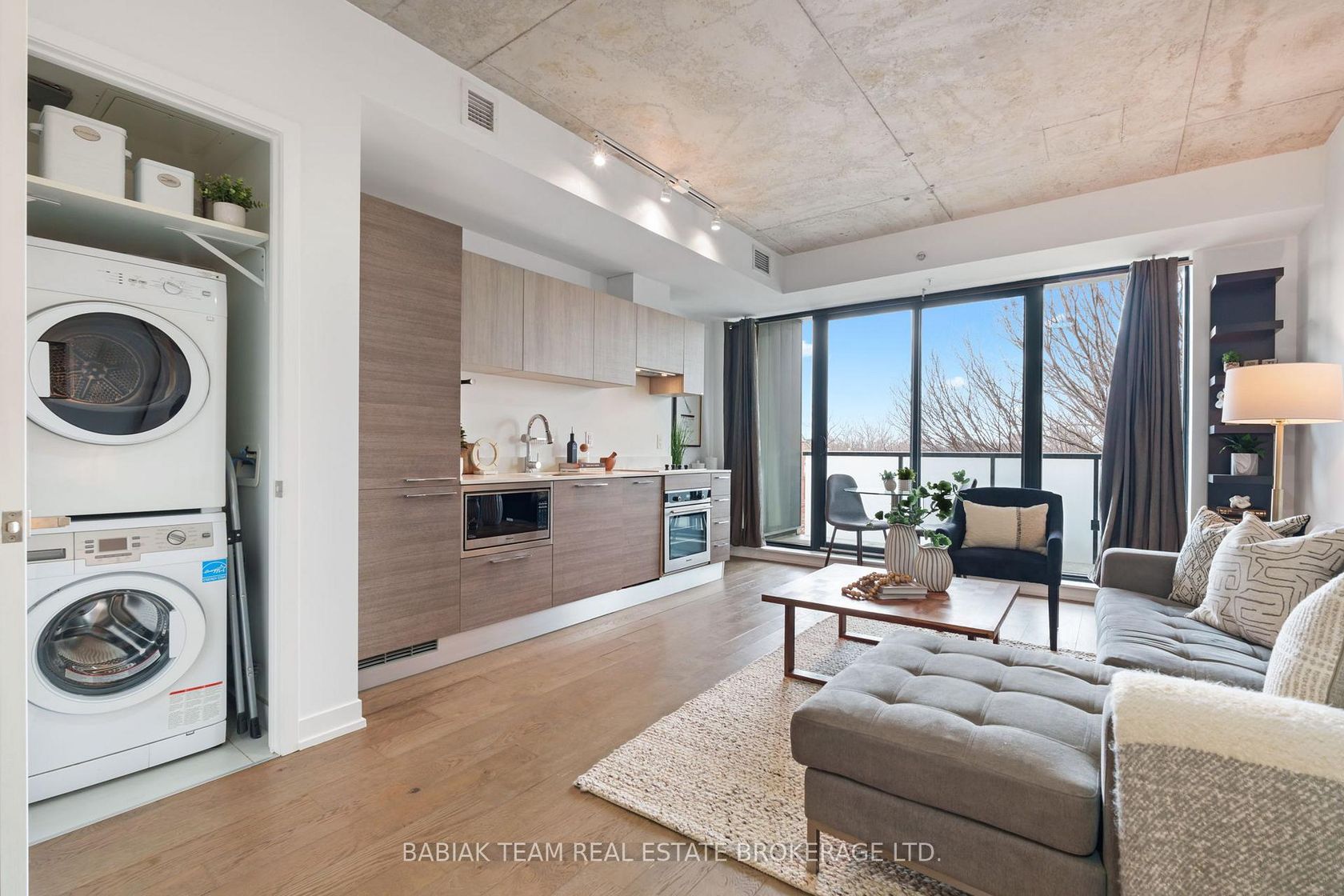 401 - 530 Indian Grove, Junction Area, Toronto 