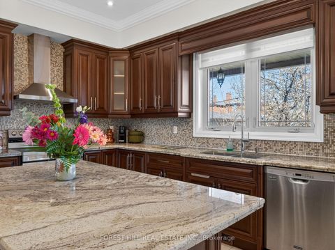 Photo 16 at 114 Regent Road, CFB, Toronto