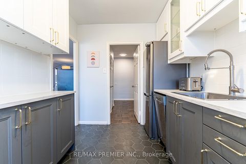 Photo 2 at 612 - 660 Eglinton Avenue W, Forest Hill North, Toronto