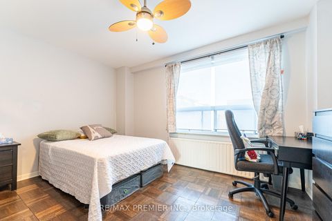 Photo 11 at 612 - 660 Eglinton Avenue W, Forest Hill North, Toronto