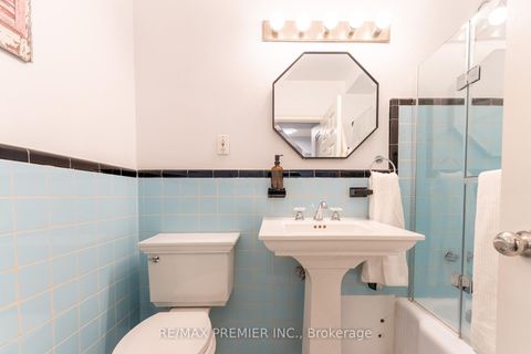 Photo 12 at 612 - 660 Eglinton Avenue W, Forest Hill North, Toronto