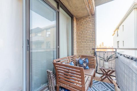 Photo 13 at 612 - 660 Eglinton Avenue W, Forest Hill North, Toronto