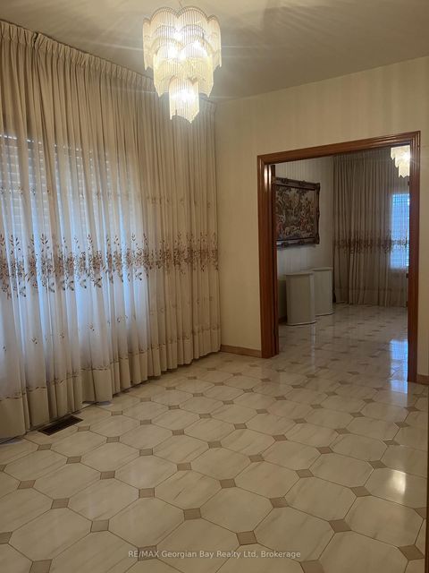 Photo 3 at 517 Milverton Boulevard, Danforth, Toronto