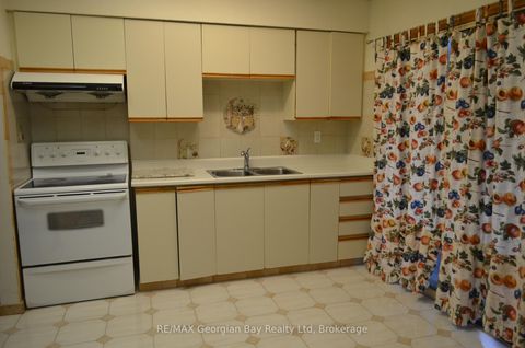 Photo 4 at 517 Milverton Boulevard, Danforth, Toronto