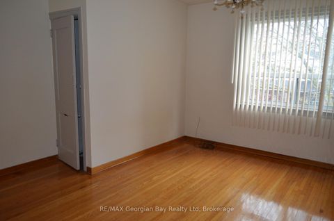Photo 8 at 517 Milverton Boulevard, Danforth, Toronto