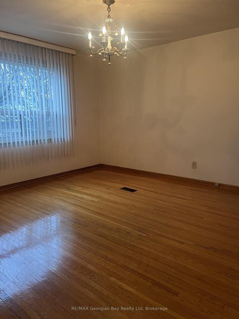 Photo 9 at 517 Milverton Boulevard, Danforth, Toronto