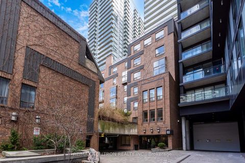 Photo 3 at 204 - 19 Dundonald Street, Yonge Corridor, Toronto