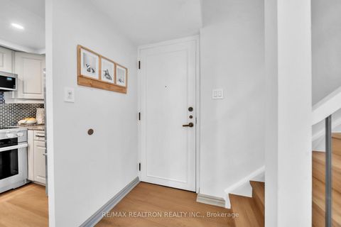 Photo 6 at 204 - 19 Dundonald Street, Yonge Corridor, Toronto