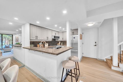 Photo 18 at 204 - 19 Dundonald Street, Yonge Corridor, Toronto