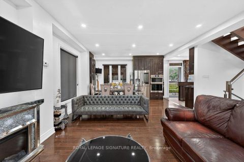 Photo 8 at 32 Cliffcrest Drive, Cliffcrest, Toronto