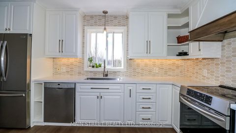 Photo 7 at 89 Silver Maple Crescent, Holly, Barrie