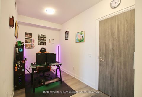 Photo 10 at 404 - 20 Gatineau Drive, Beverley Glen, Vaughan