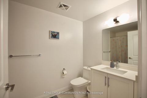 Photo 14 at 404 - 20 Gatineau Drive, Beverley Glen, Vaughan