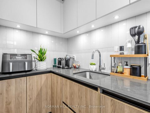 Photo 6 at 701 - 7950 Bathurst Street, Beverley Glen, Vaughan