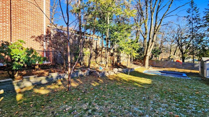 Photo 34 at 19 Strathgowan Crescent, Lawrence Park South, Toronto
