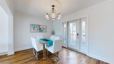 Photo 3 at 19 Strathgowan Crescent, Lawrence Park South, Toronto