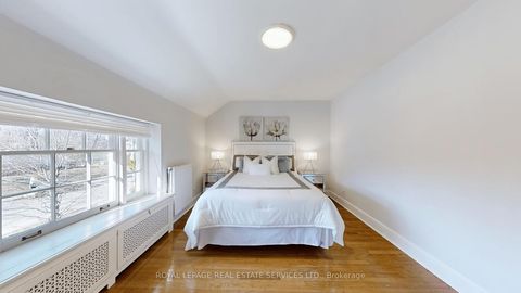 Photo 11 at 19 Strathgowan Crescent, Lawrence Park South, Toronto