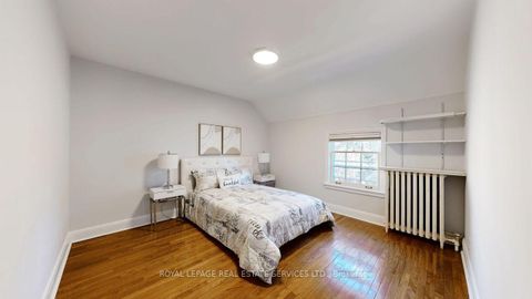 Photo 14 at 19 Strathgowan Crescent, Lawrence Park South, Toronto
