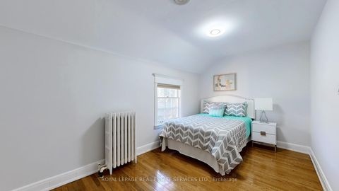 Photo 16 at 19 Strathgowan Crescent, Lawrence Park South, Toronto