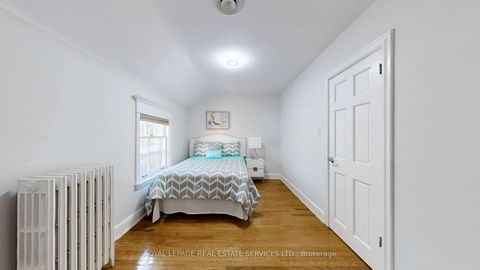 Photo 17 at 19 Strathgowan Crescent, Lawrence Park South, Toronto