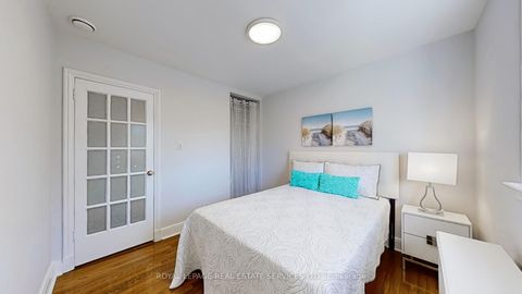 Photo 24 at 19 Strathgowan Crescent, Lawrence Park South, Toronto