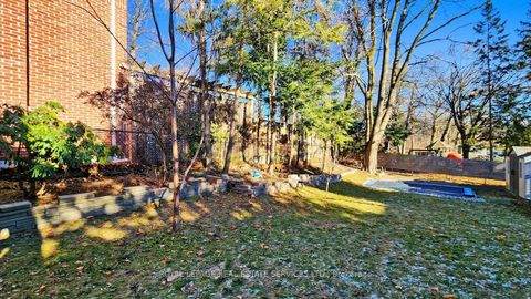 Photo 34 at 19 Strathgowan Crescent, Lawrence Park South, Toronto