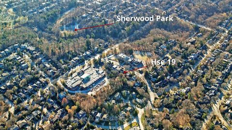 Photo 36 at 19 Strathgowan Crescent, Lawrence Park South, Toronto