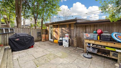 Photo 31 at 26 MACDONELL Avenue, Roncesvalles, Toronto