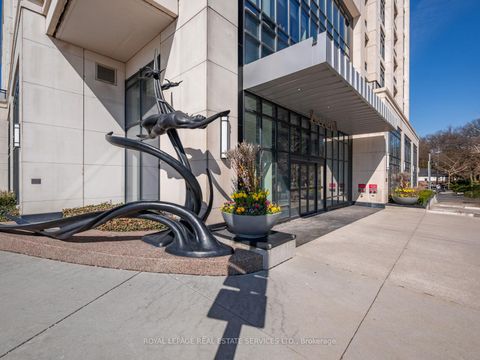 Photo 2 at 225 - 1 Old Mill Drive, Swansea, Toronto