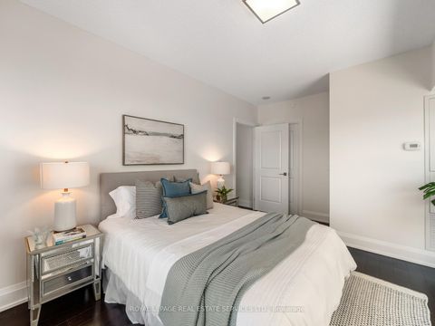 Photo 23 at 225 - 1 Old Mill Drive, Swansea, Toronto