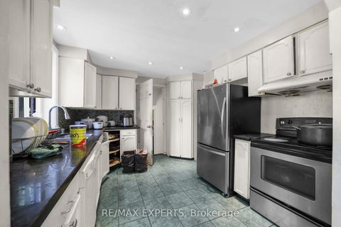 Photo 7 at 16 Bellehaven Crescent, Scarborough Village, Toronto