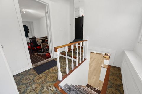 Photo 11 at 16 Bellehaven Crescent, Scarborough Village, Toronto
