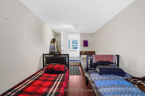 Photo 18 at 16 Bellehaven Crescent, Scarborough Village, Toronto