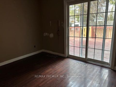 Photo 6 at 40 Aurora Heights Drive, Aurora Heights, Aurora